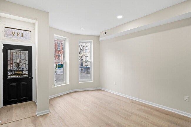 Foto del edificio - 139 N Lakewood Ave