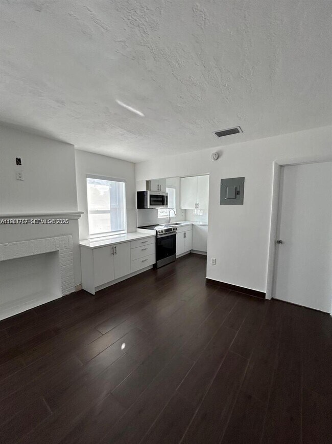 Foto del edificio - 1810 NW 34th St