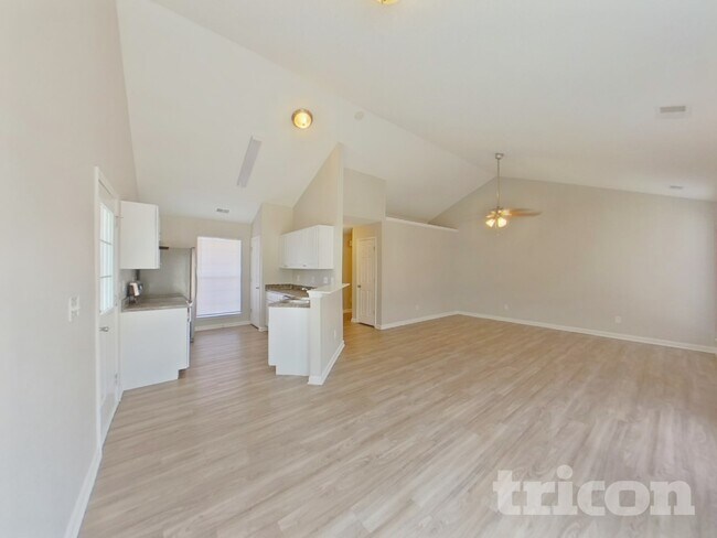 Building Photo - 1401 May Oak Cir