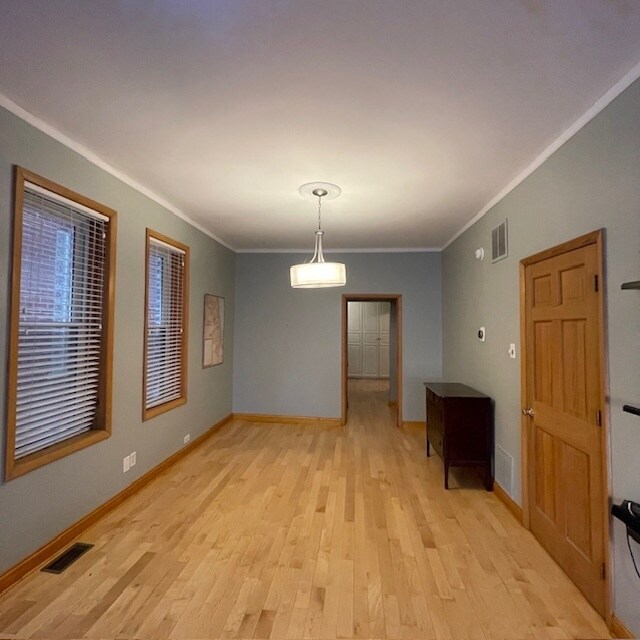 Building Photo - 3336 S Parnell Ave