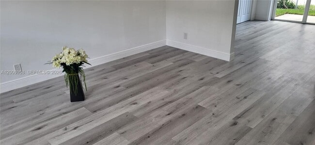 Foto del edificio - 3421 NE 5th Ave