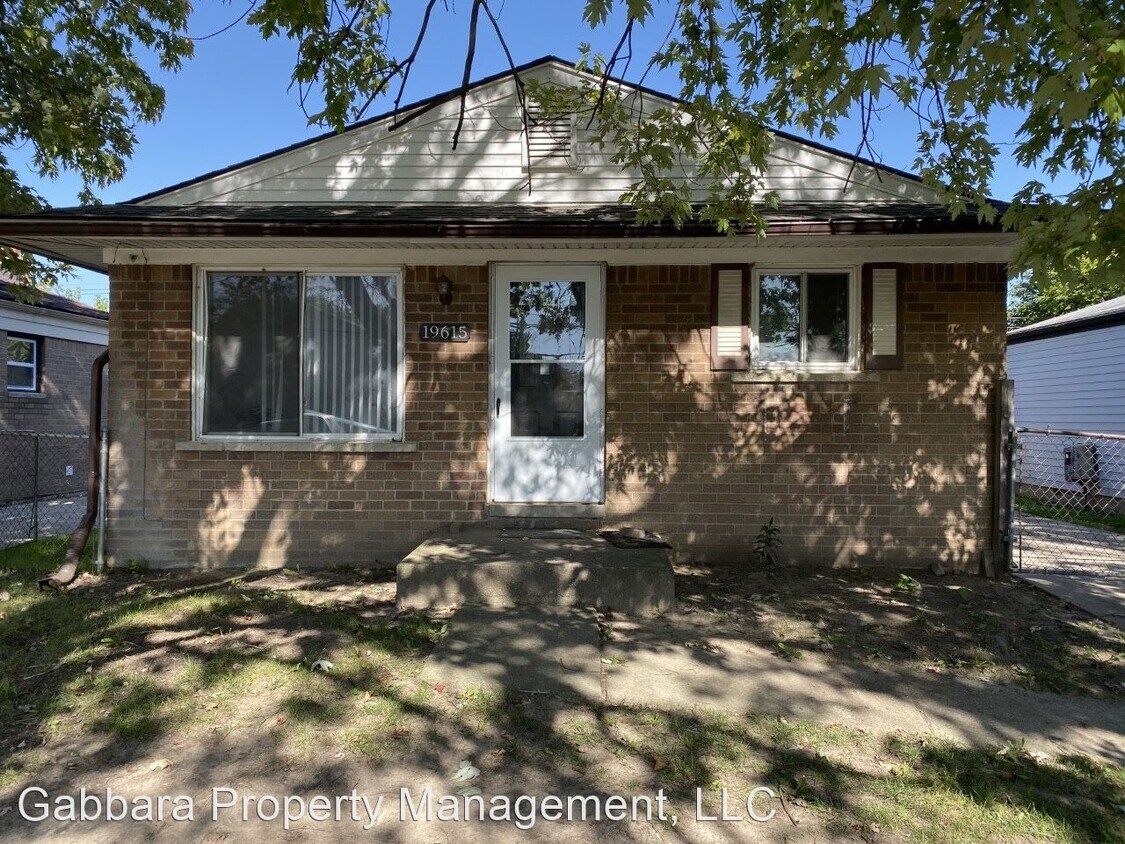 Primary Photo - 3 br, 1 bath House - 19615 E. 14 Mile Rd