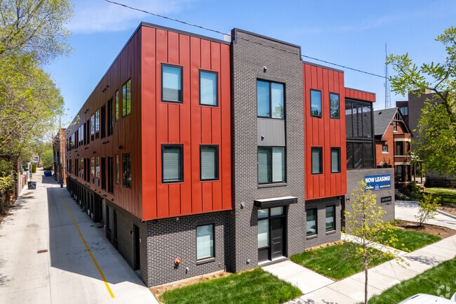 Building Photo - The Alexandrine