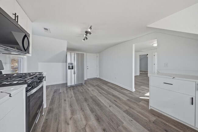 Foto del edificio - 835 Bishop Ave