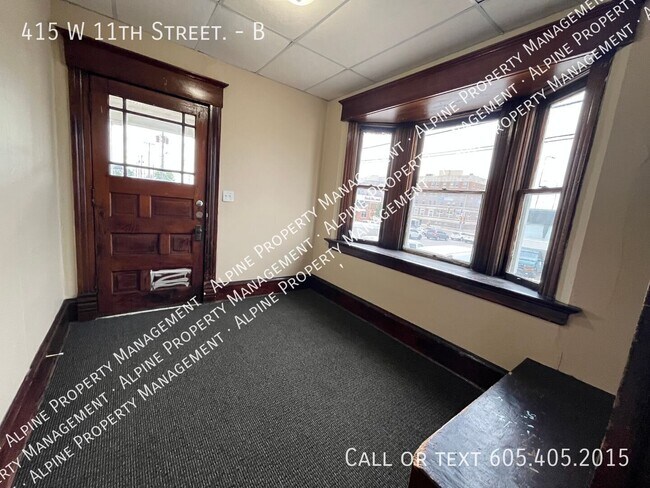 Foto del edificio - 415 W 11th St