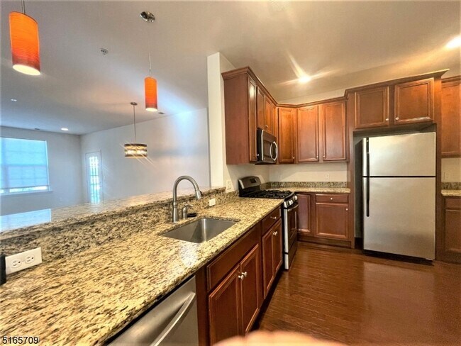 Building Photo - 1301 Meadow Brook Ct