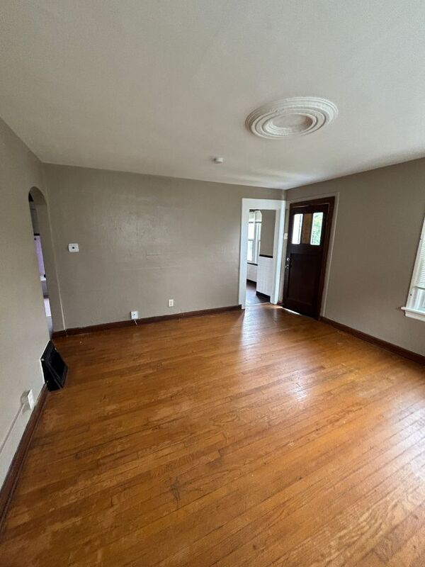 Foto del edificio - 8804 Tyrell Dr