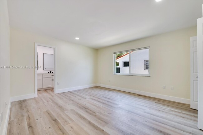Foto del edificio - 2942 SW 25th St