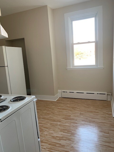 Kitchen - 405 Butler St