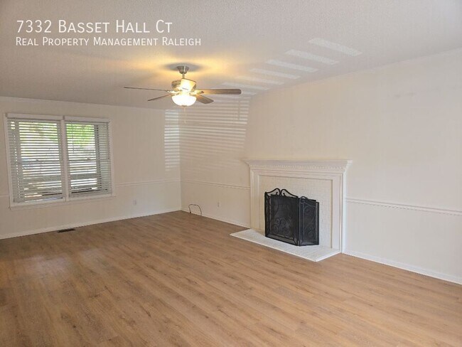 Foto del edificio - 7332 Bassett Hall Ct