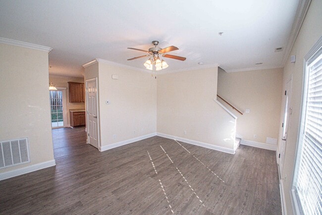 Foto del edificio - 614 N Center St