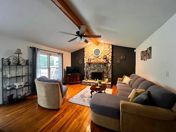 Building Photo - 1631 Warwick Ct