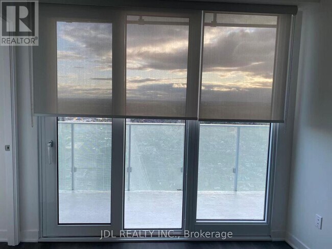 Photo du bâtiment - 3900 Confederation Pkwy