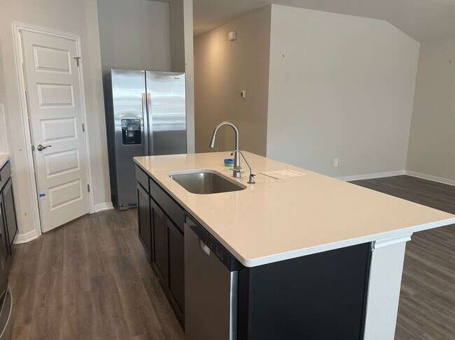 Foto del edificio - 124 Stellar Wind Dr