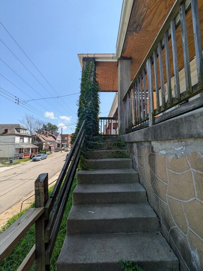 Foto del edificio - 447 Hays Ave