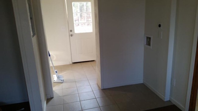 Building Photo - 240 E Houghton Lake Dr
