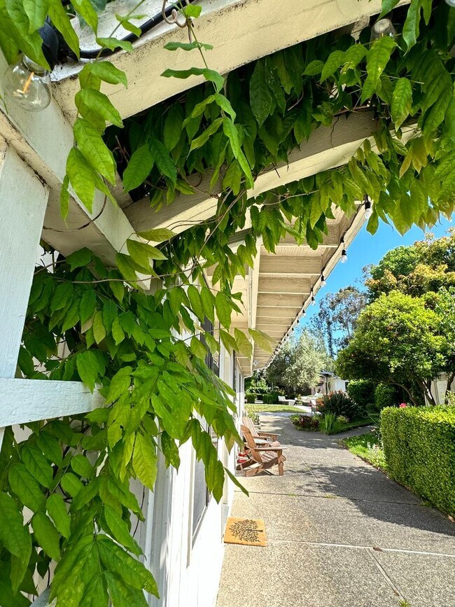 Foto del edificio - 327 Woodland Park