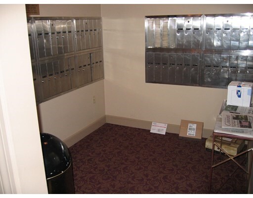 Building Photo - 483 Beacon St