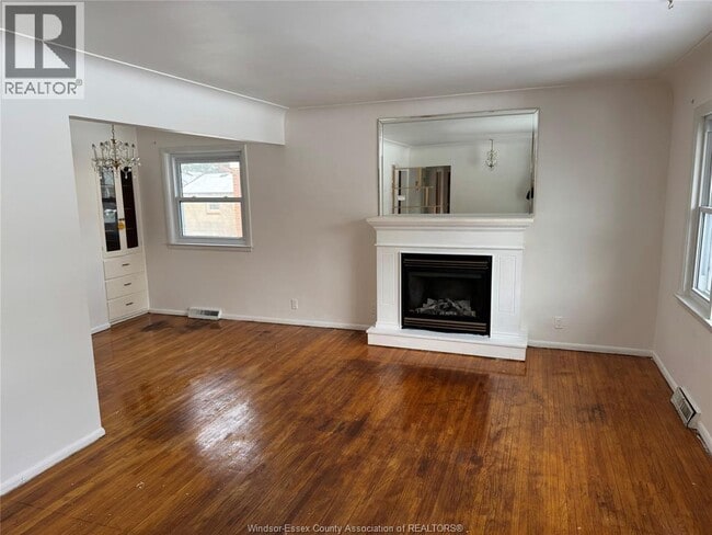 Building Photo - 3039 Bruce Ave