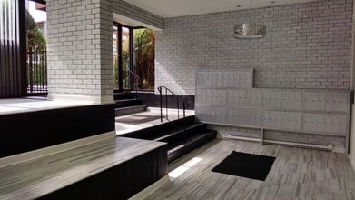 Building Photo - Whitney Manor Apartments