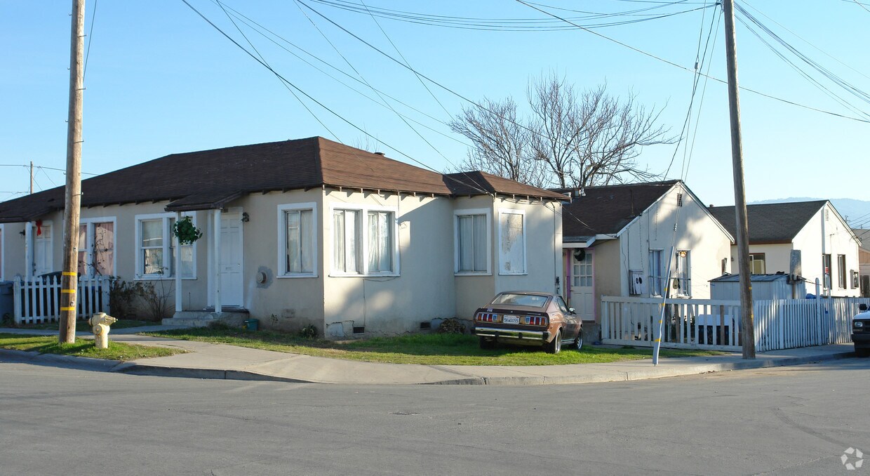 Primary Photo - 126 N Filice St