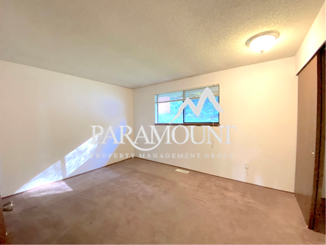 Foto del edificio - 3 Bedroom 2 Bath Oasis in Port Orchard!