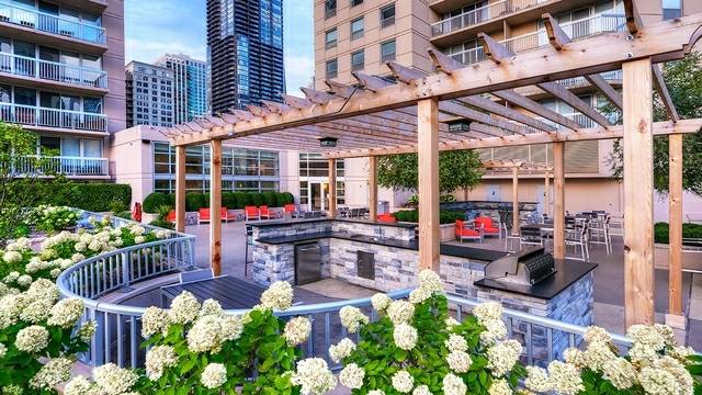 Foto del edificio - 545 N Dearborn St
