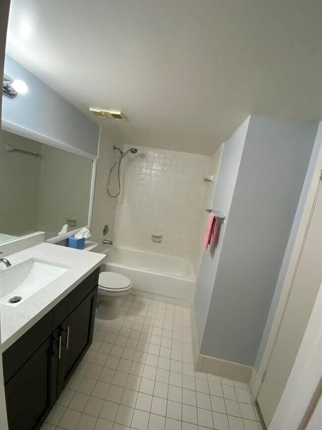 Foto del edificio - 9899 Westview Dr