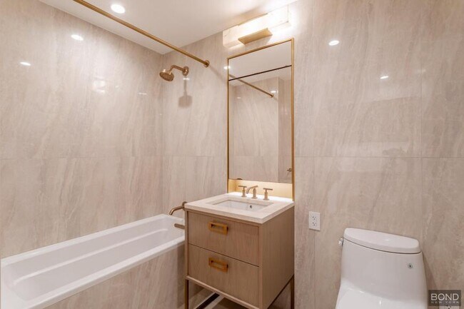 Building Photo - 0 bedroom in Queens NY 11101