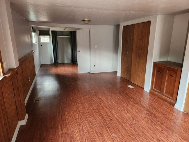 Building Photo - Quiet 2 bedroom Home near the base of Mt. ...