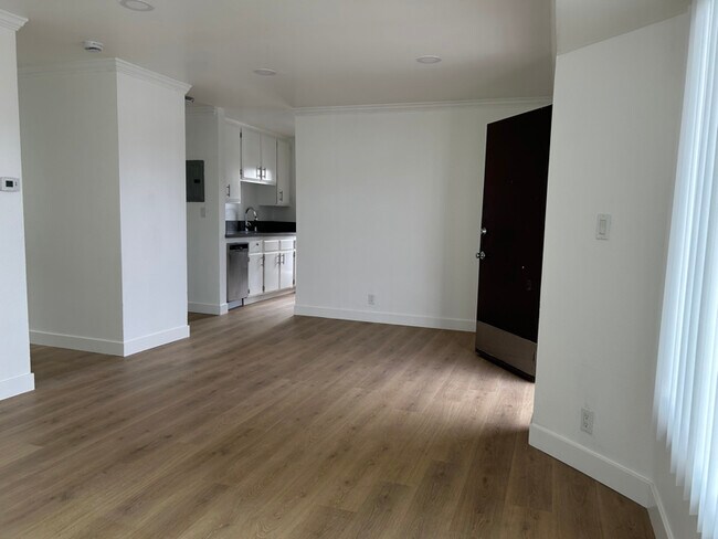 Foto del edificio - 924 Gaviota Ave