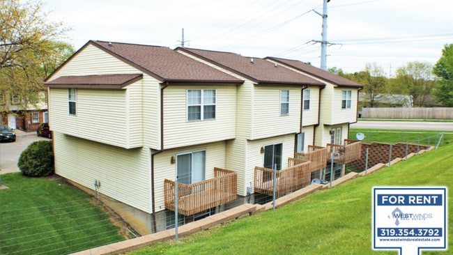 Building Photo - $1,700 | 4 Bedroom, 2.5 Bathroom House | Pet Friendly | Available for IMMEDIATE Move In!
