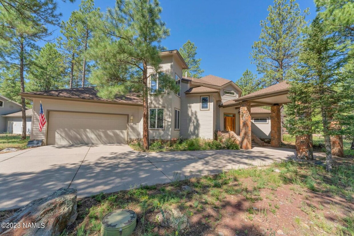 Foto principal - Gorgeous Home In Forest Highlands Gated Co...