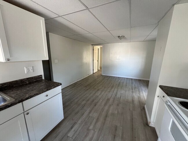 Building Photo - 853 Lords Ct