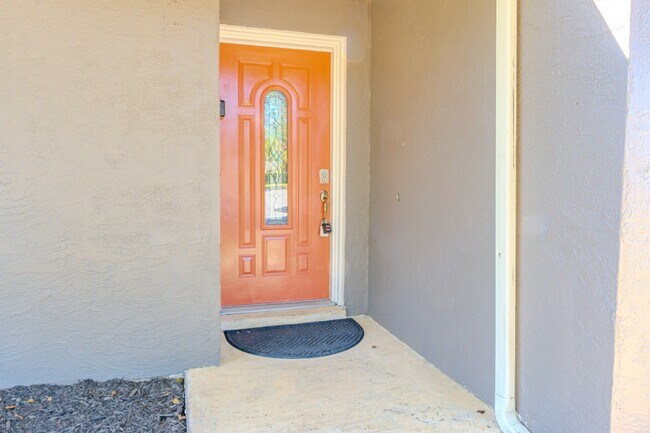 Building Photo - 150 Lady Susan Ct