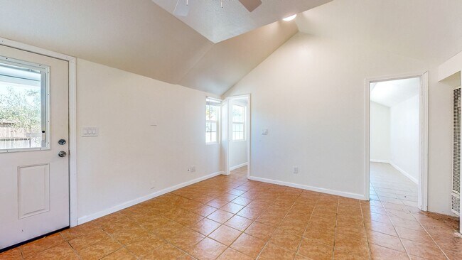 Building Photo - 3933 Finley Ave