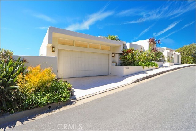 Building Photo - 1284 Coronado Dr