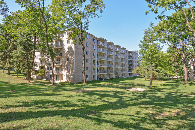 Residential Building - Gulph Mills Village Apartments