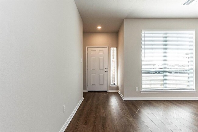 Building Photo - 8220 Tourmaline Wy