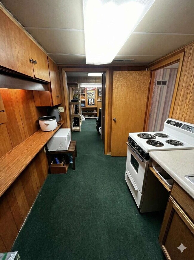 Foto del edificio - 1 bedroom near UWEC Available June 1st!
