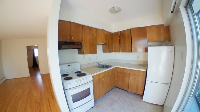 Building Photo - 7165 Pandora St