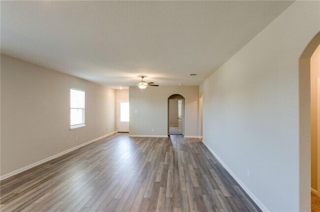 Building Photo - 501 Washington Dr