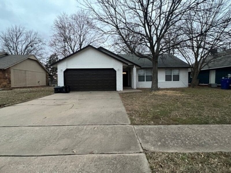 Primary Photo - 1404 N Cypress Ave