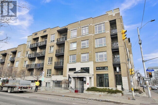 Building Photo - 429-429 Kent St