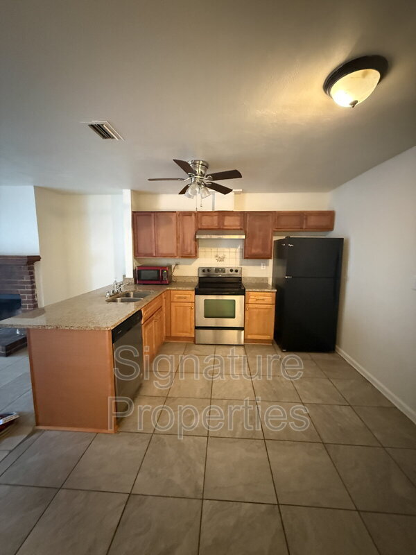 Foto del edificio - 917 Wickford Dr