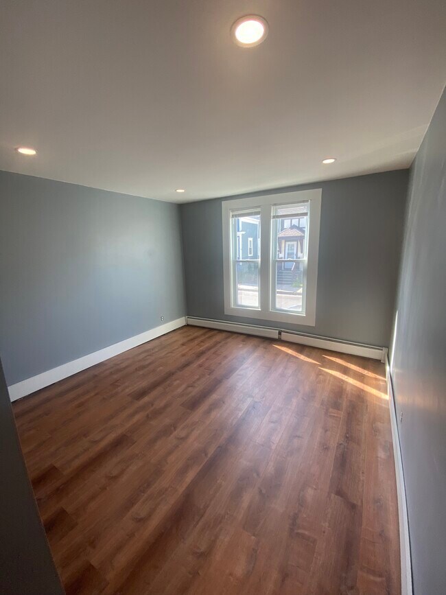 Dormitorio 2 - 518 Westford St