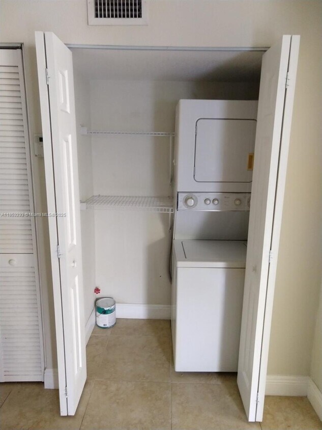 Primary Photo - 30 Phoenetia Ave
