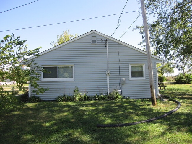 Building Photo - 3001 W 100 S