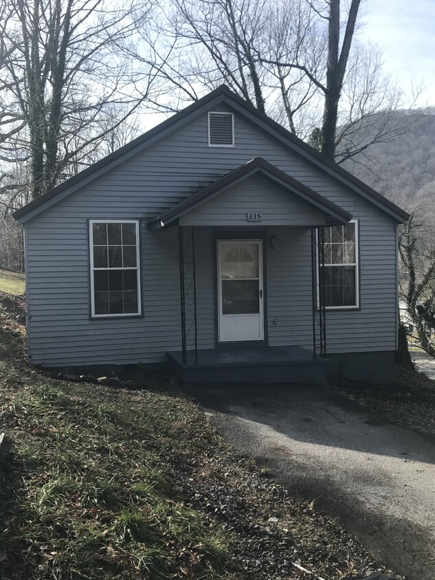 Primary Photo - 335 Hillcrest Dr