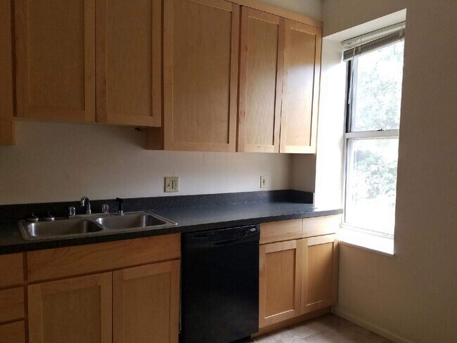 Foto del edificio - 5795 Pershing Ave